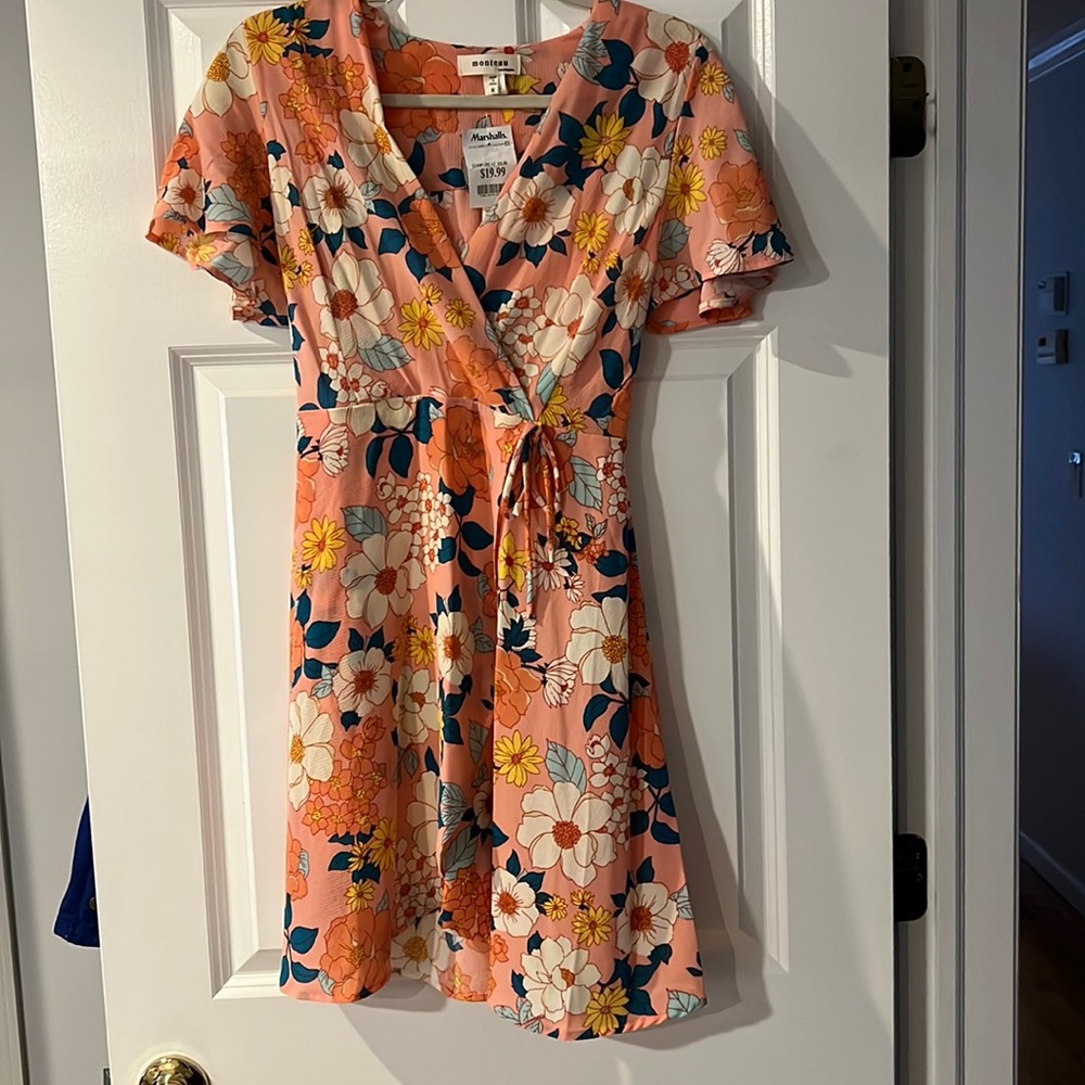Knee length, coral, floral, short sleeve dress